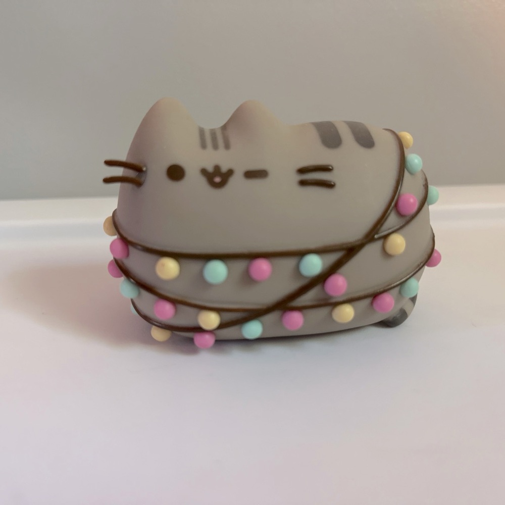 Pusheen Christmas Figurine